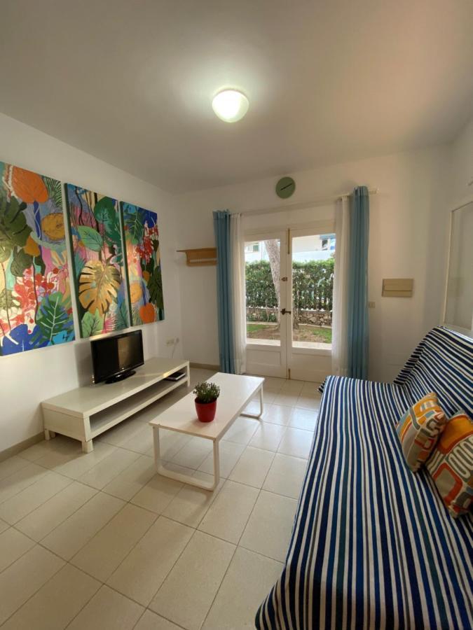 Apartment With Garden And Swimming And Beach Cala Blanca  Eksteriør billede